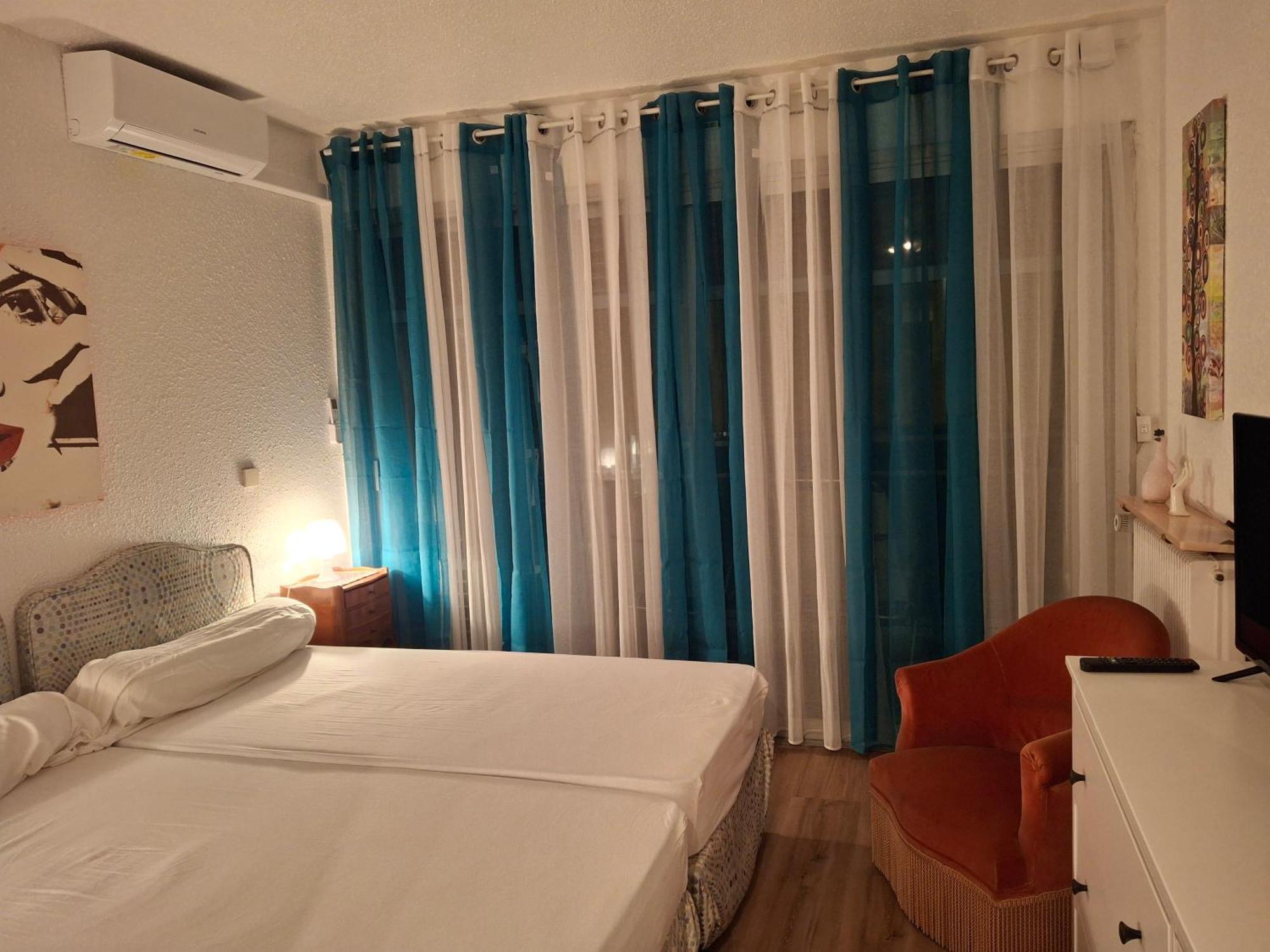 Great Waterfront In Boccacabana Apartment *